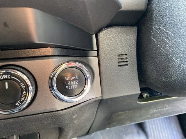 Used 2021 Toyota Tacoma TRD Off-Road image 28