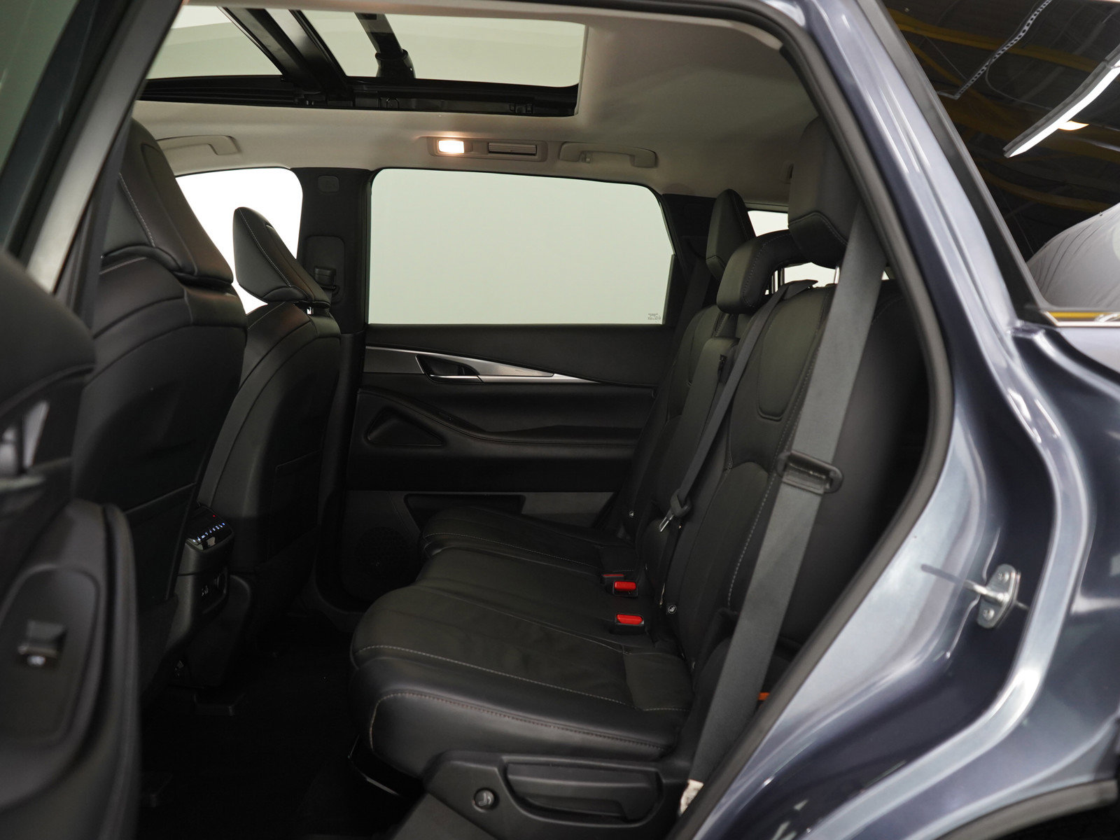 Used 2023 INFINITI QX60 Luxe image 19