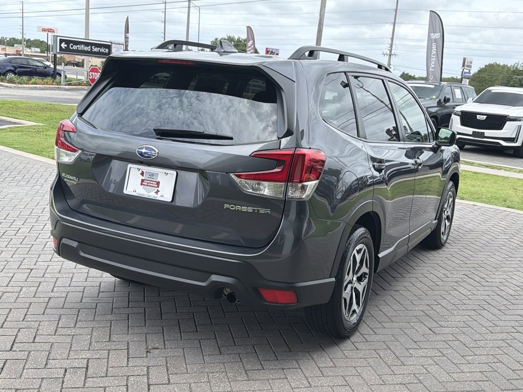 Certified 2023 Subaru Forester Premium AWD/4WD image 6
