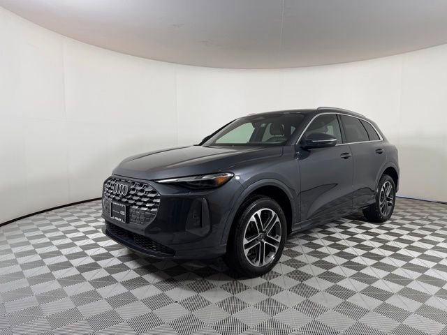 Used 2025 Audi Q5 Premium w/ Convenience Package AWD/4WD image 3