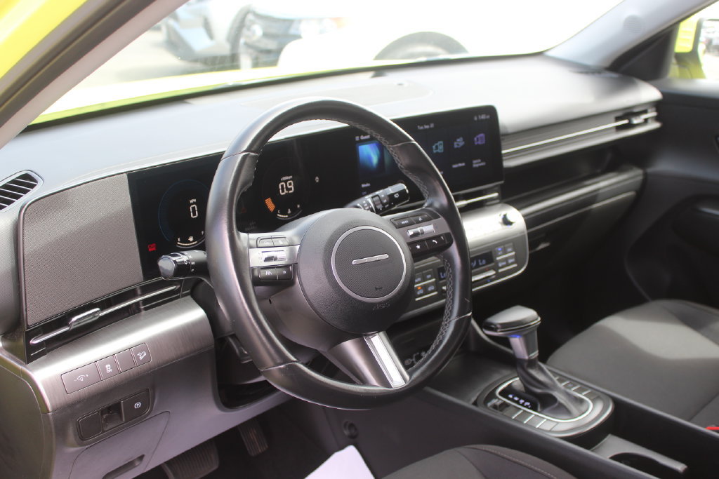 Used 2024 Hyundai Kona SEL FWD image 11