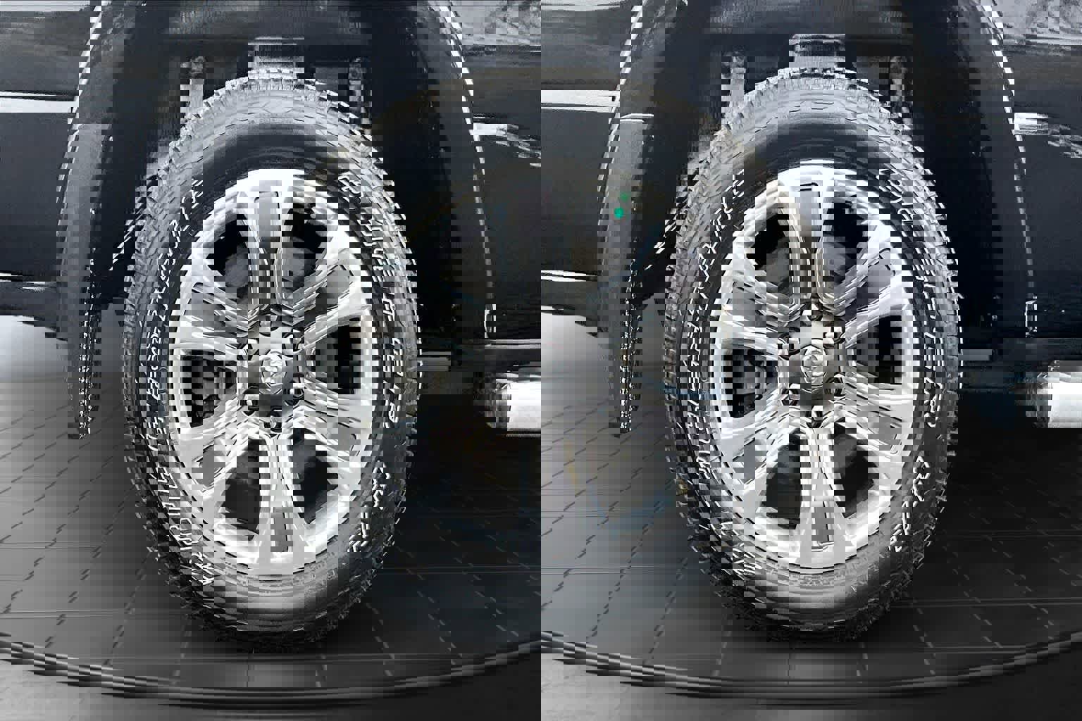 Used 2022 RAM 1500 Limited w/ Body-Colour Bumper Group image 36