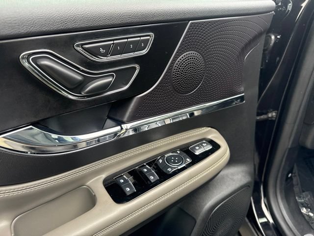Used 2023 Lincoln Corsair AWD w/ Equipment Group 101A image 18