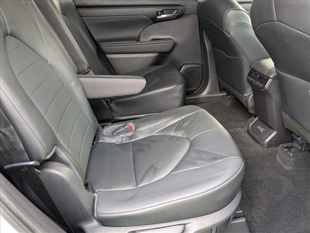 Used 2023 Toyota Highlander XLE image 20