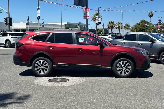 Used 2020 Subaru Outback Premium w/ Popular Package #1 AWD/4WD image 3