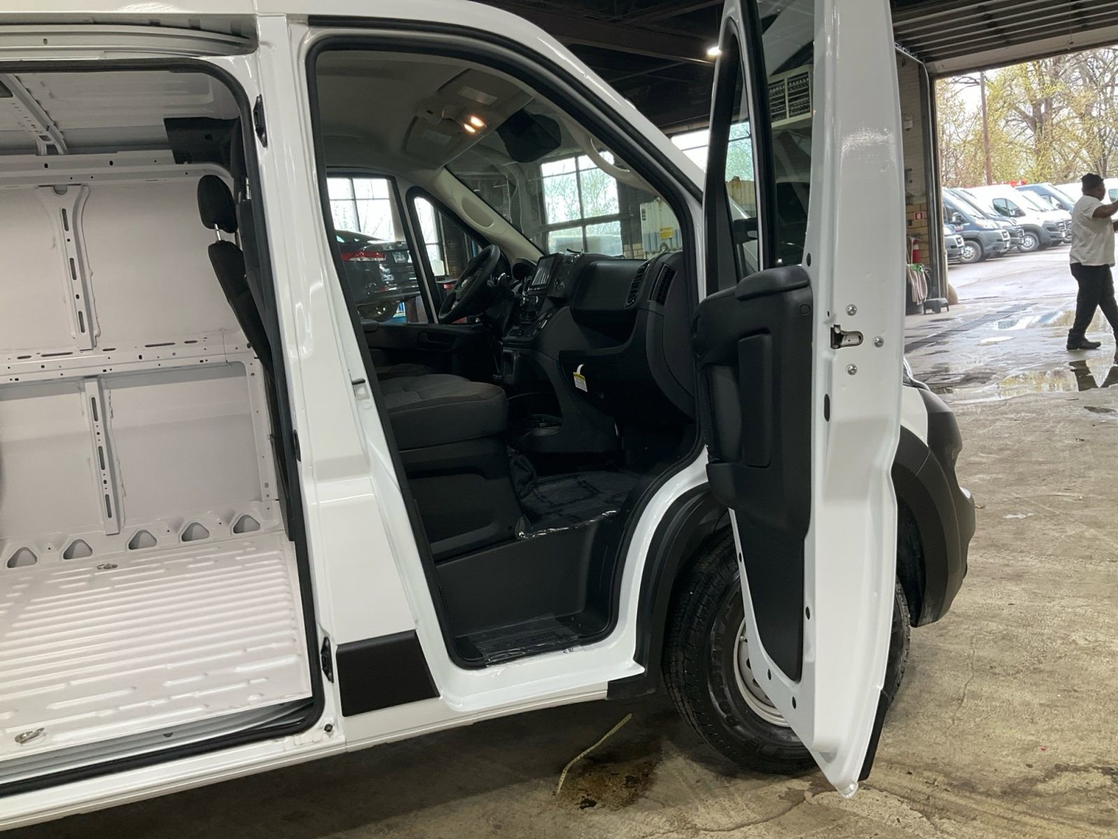 Used 2025 RAM ProMaster 1500 w/ Convenience Group image 17