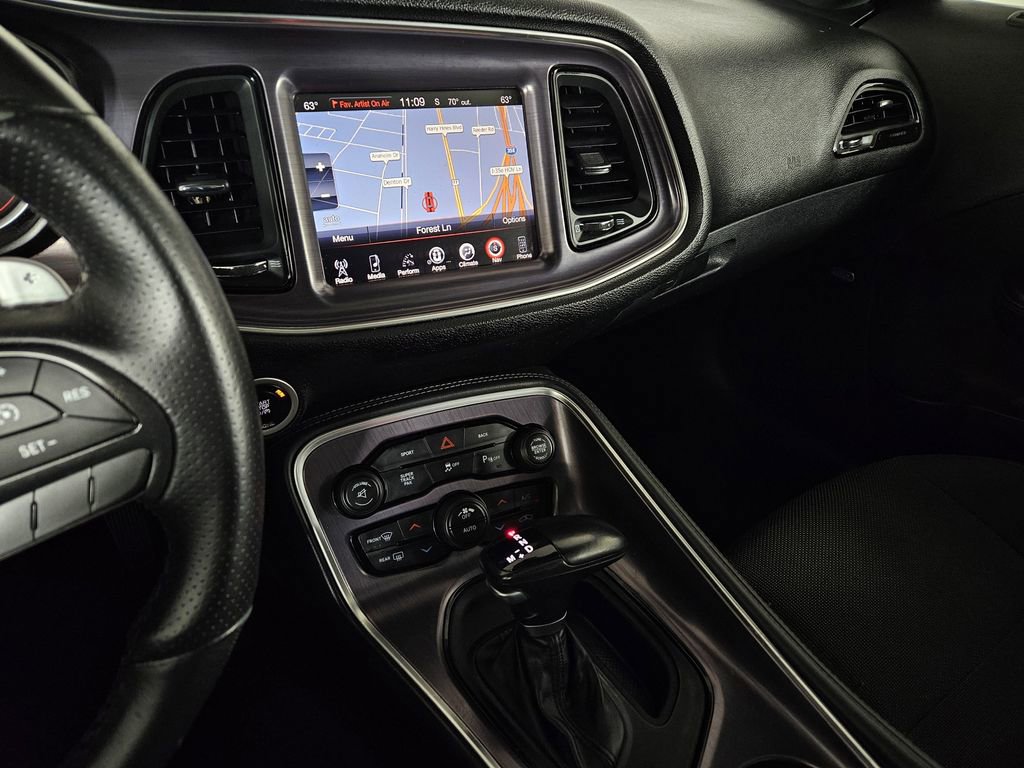 Used 2016 Dodge Challenger R/T RWD image 9