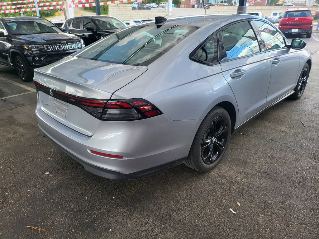 Used 2025 Honda Accord SE image 8