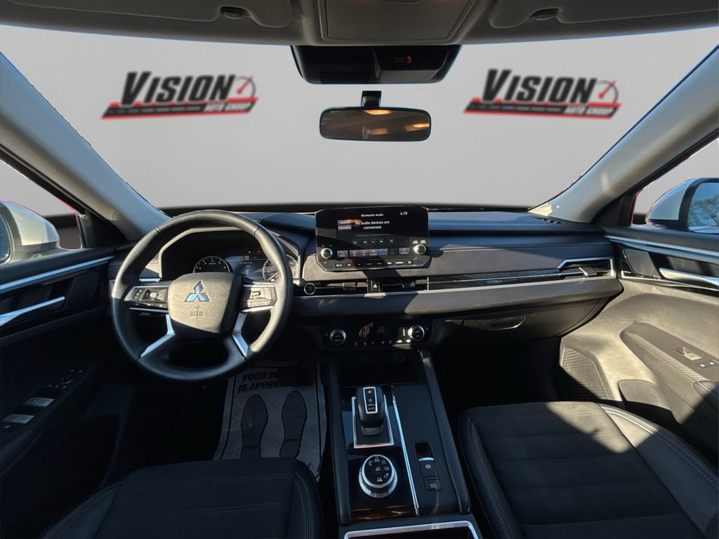 Used 2023 Mitsubishi Outlander SE image 24