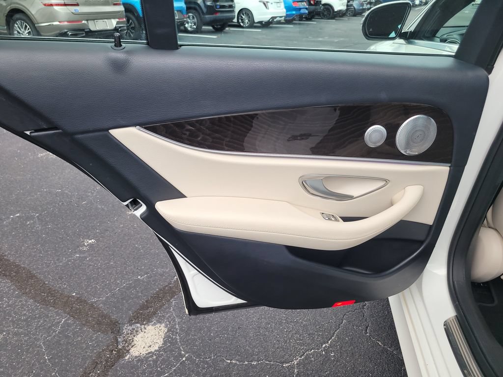 Used 2019 Mercedes-Benz E 300 image 9