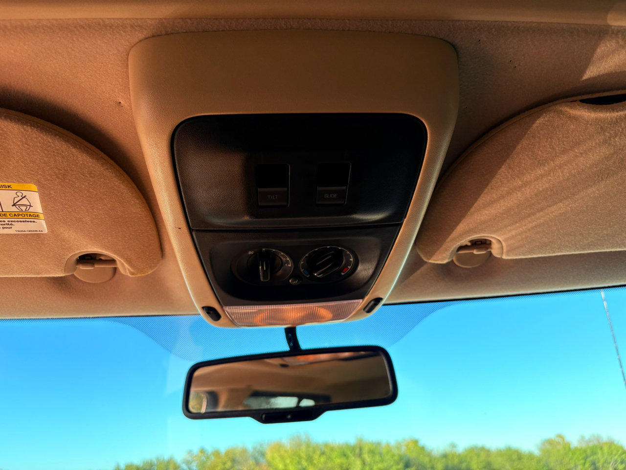 Used 2010 Ford Explorer XLT image 39