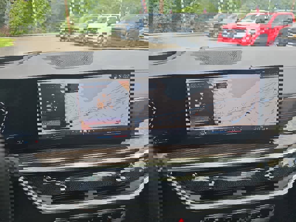 Used 2024 BMW X7 xDrive40i image 21