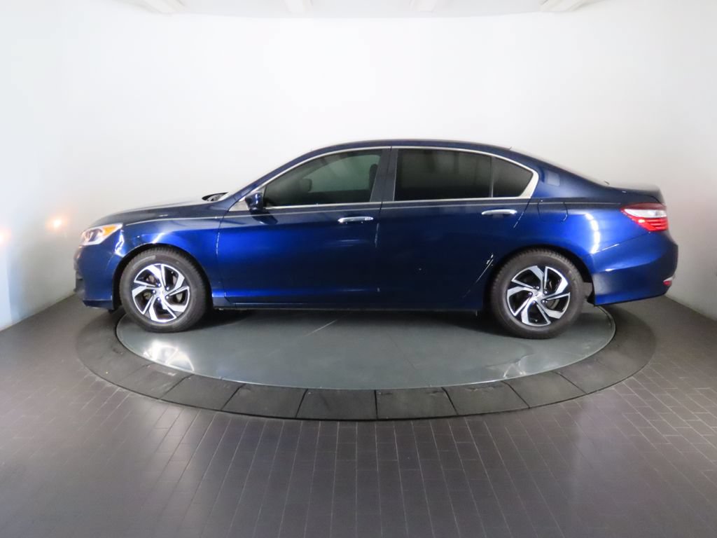 Used 2017 Honda Accord LX image 2