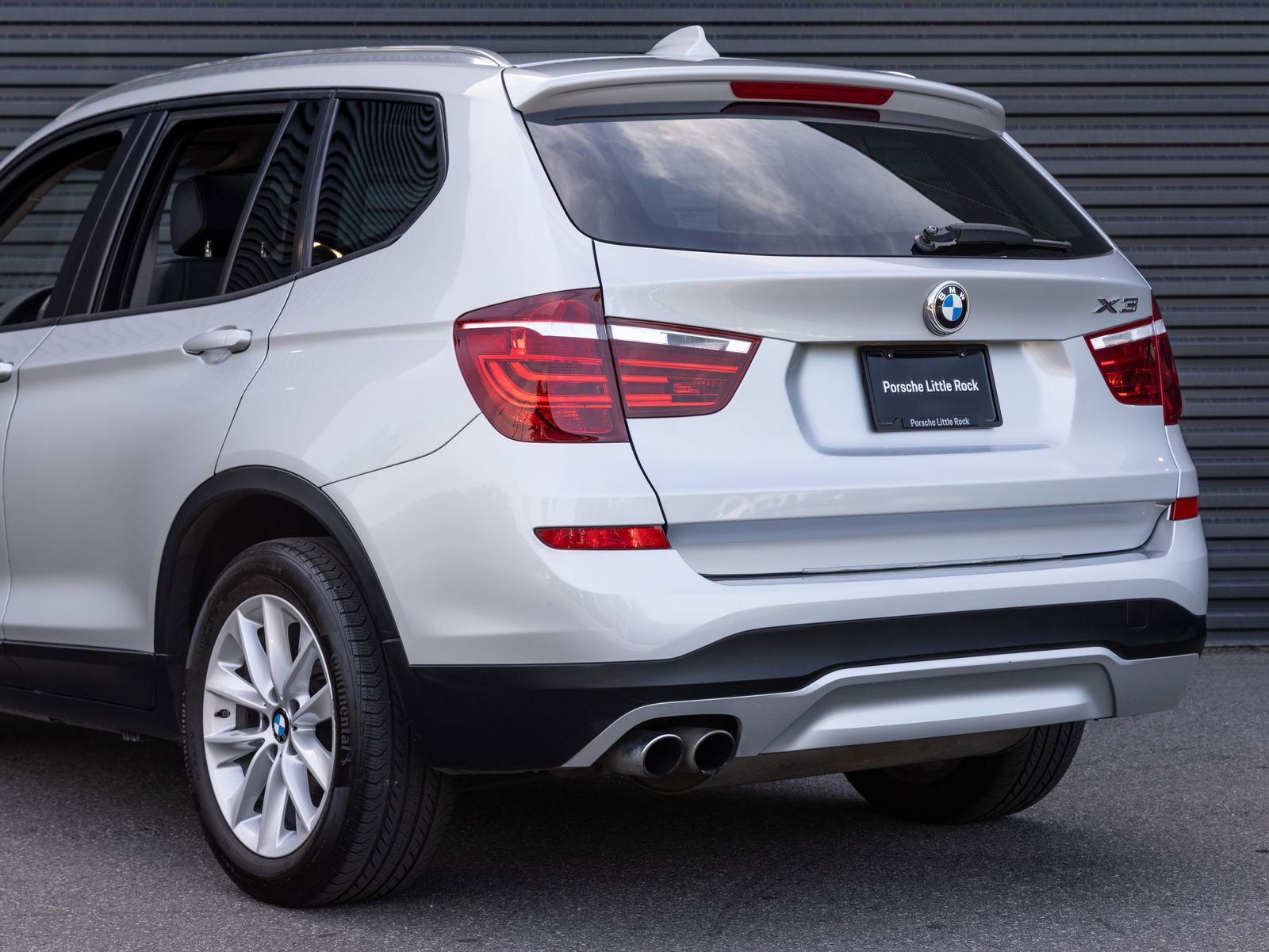 Used 2017 BMW X3 sDrive28i RWD image 9