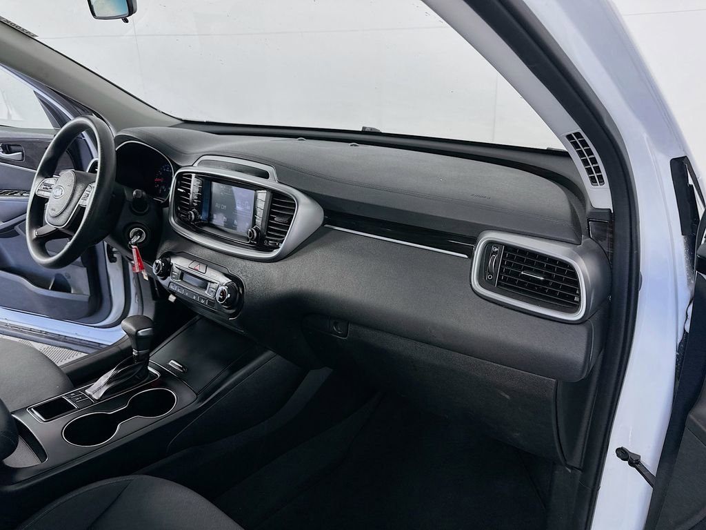 Used 2019 Kia Sorento LX image 27