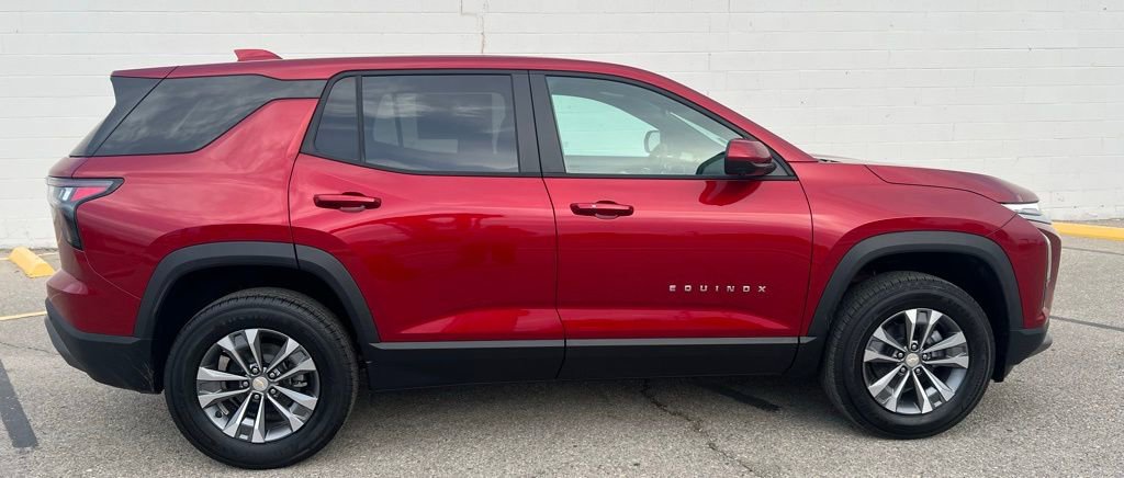 New 2026 Chevrolet Equinox LT w/ Convenience Package II FWD image 6