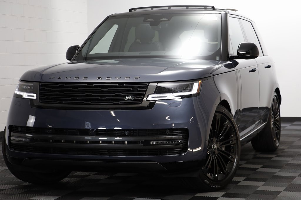 New 2025 Land Rover Range Rover SE image 2