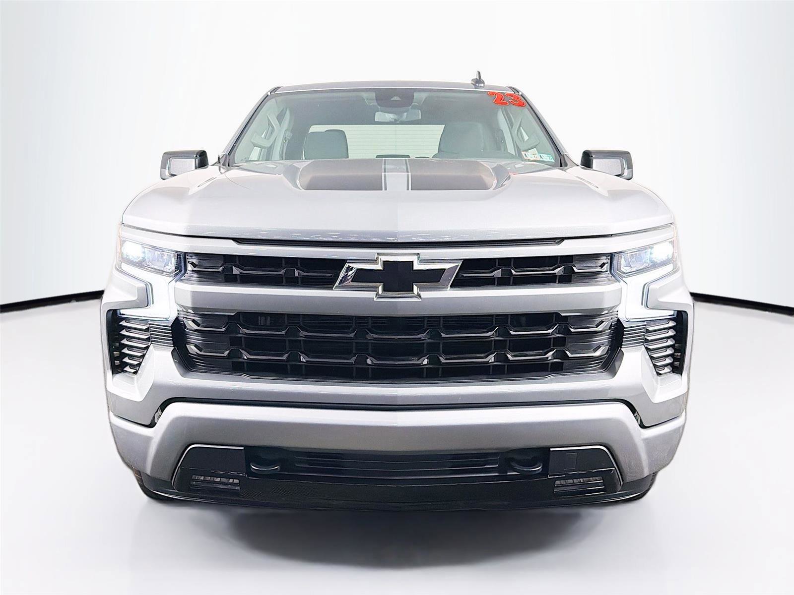 Used 2023 Chevrolet Silverado 1500 RST AWD/4WD image 2