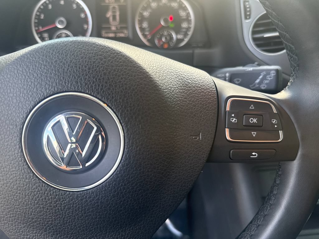 Used 2017 Volkswagen Tiguan S FWD image 21
