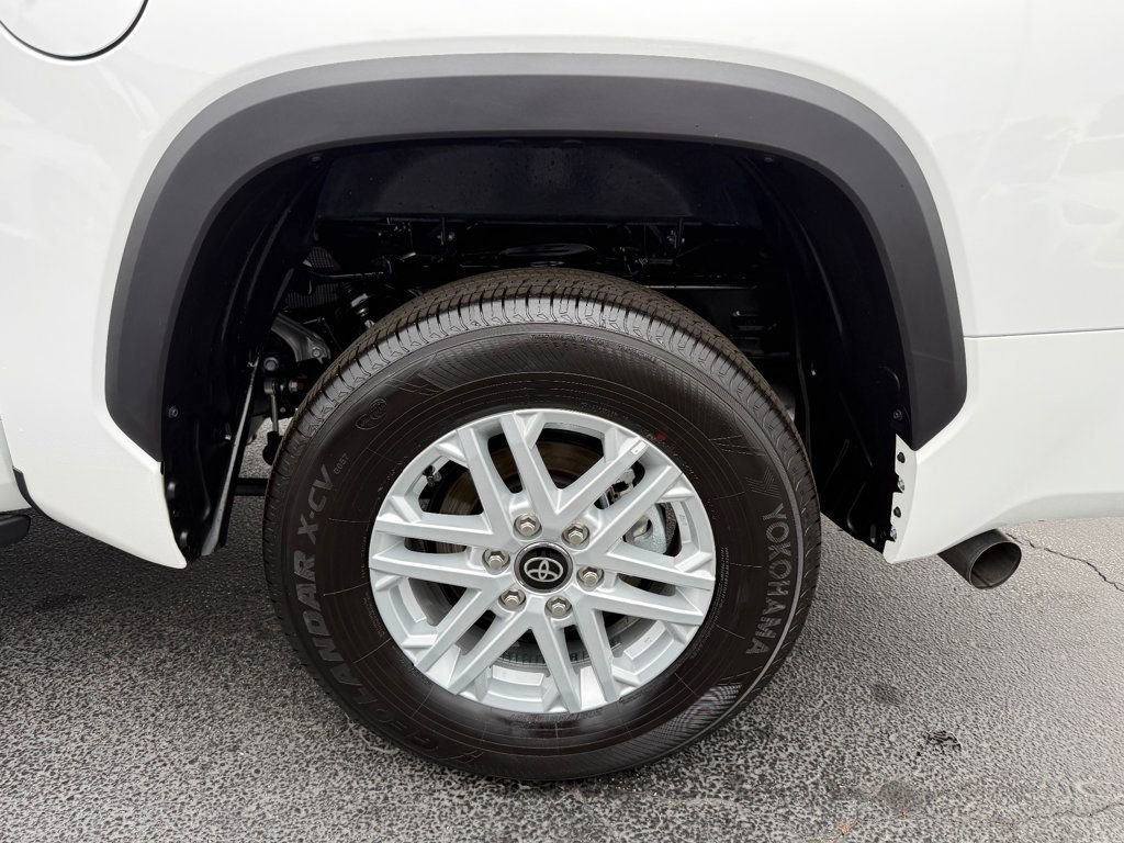 Used 2026 Toyota Tundra SR5 w/ SR5 Premium Package RWD image 33