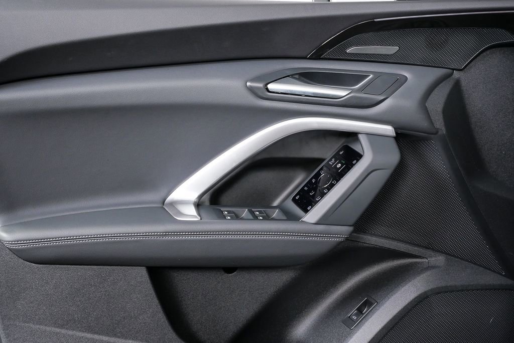 Used 2025 Audi Q5 Premium Plus image 6