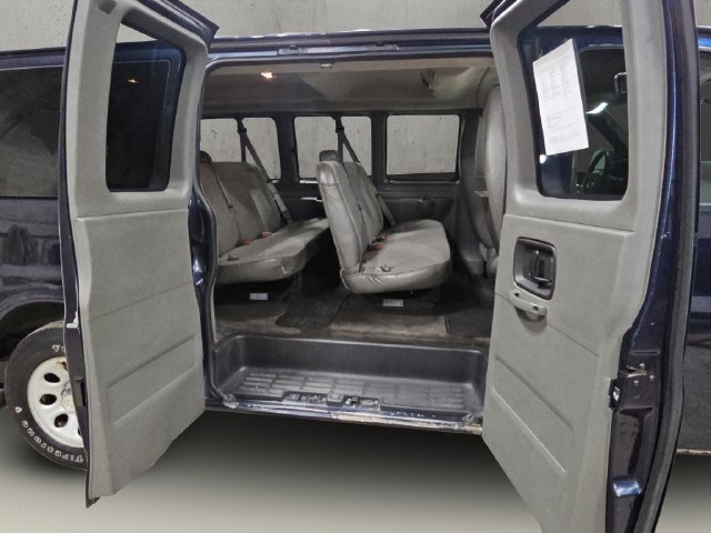 Used 2011 Chevrolet Express 1500 LT w/ LT Preferred Equipment Group AWD/4WD image 27