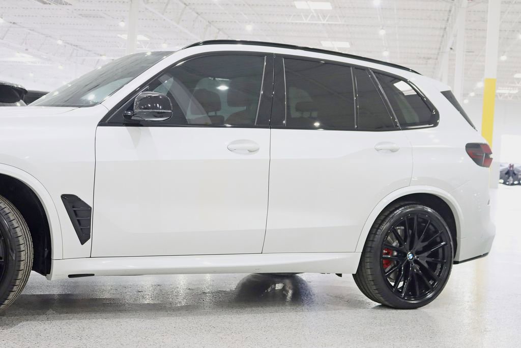 Used 2026 BMW X5 M60i image 3