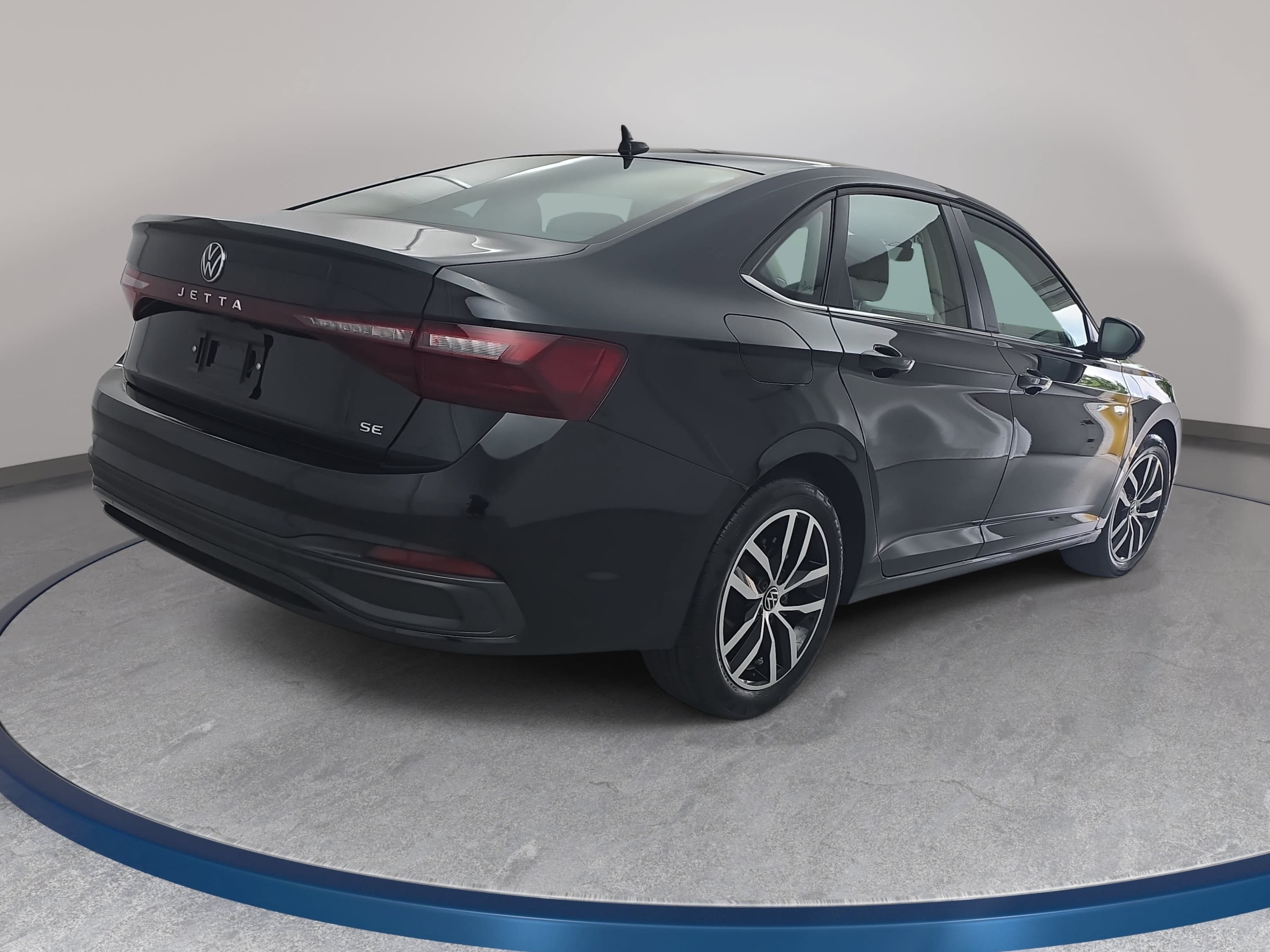 Certified 2025 Volkswagen Jetta SE FWD image 5