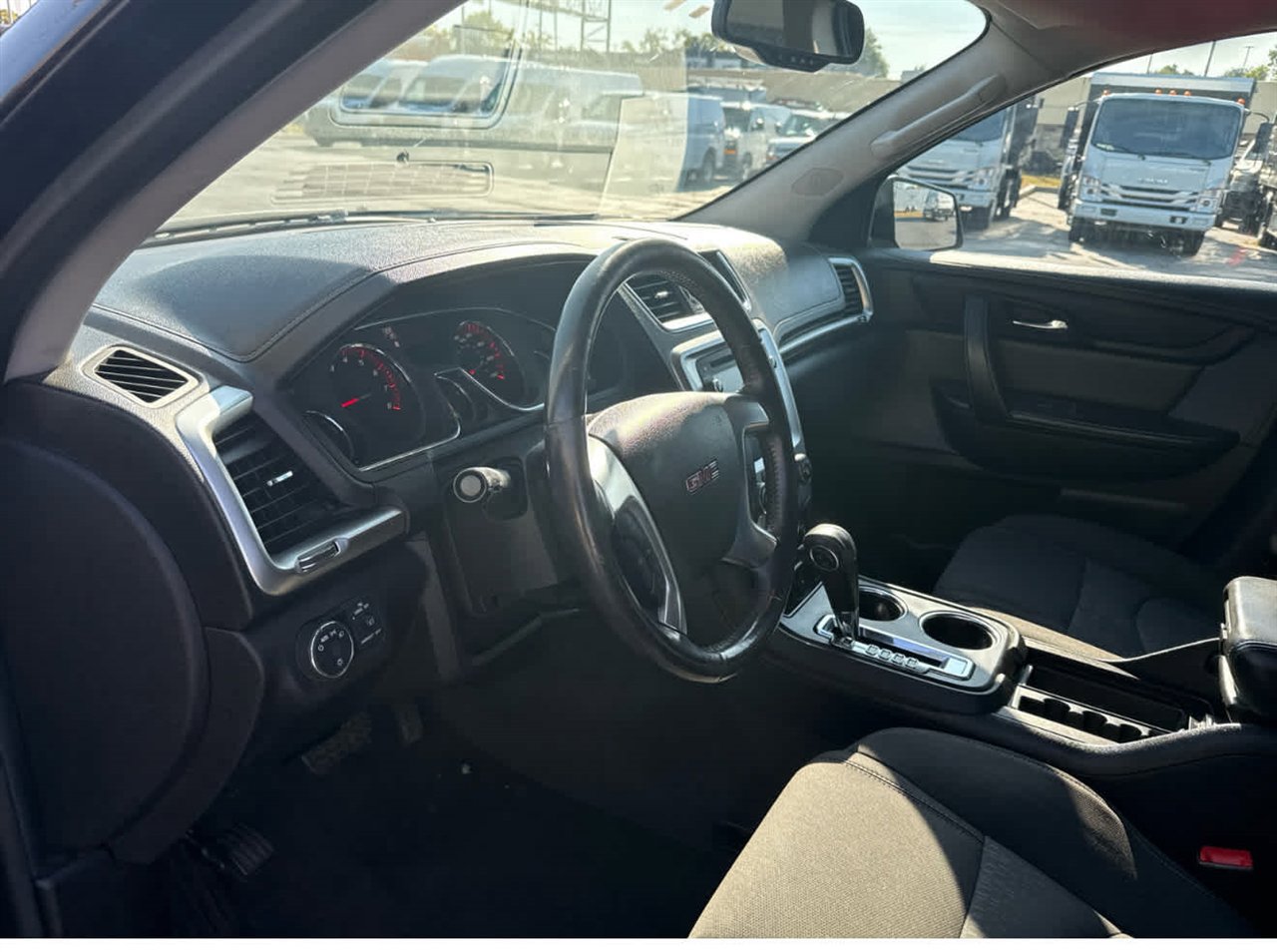 Used 2015 GMC Acadia SLE image 14