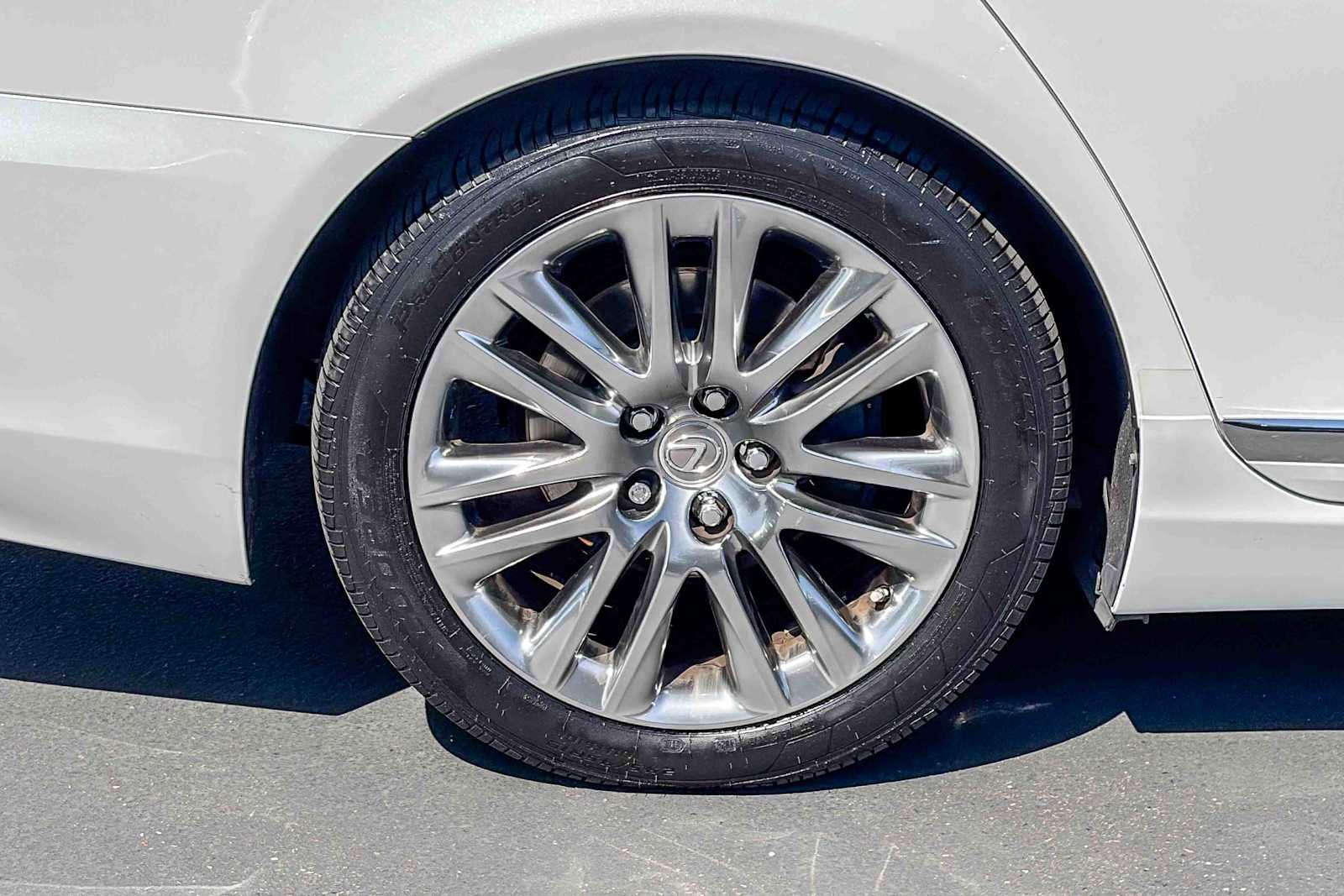 Used 2017 Lexus LS 460 w/ Comfort Package image 10