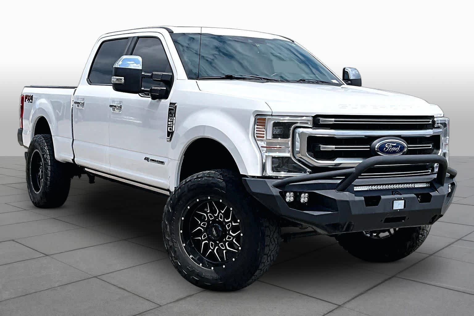 Used 2021 Ford F250 Platinum w/ FX4 Off-Road Package AWD/4WD image 3