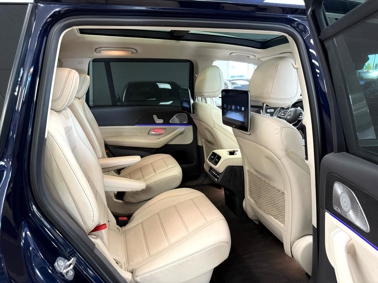Used 2020 Mercedes-Benz GLS 450 4MATIC image 28