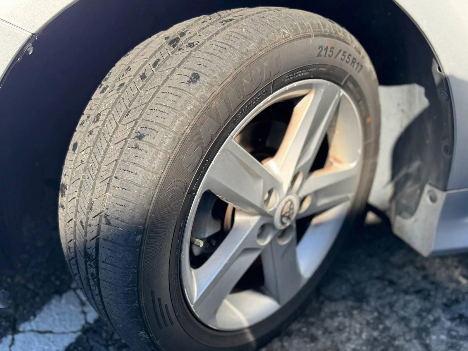 Used 2013 Toyota Camry SE FWD image 17