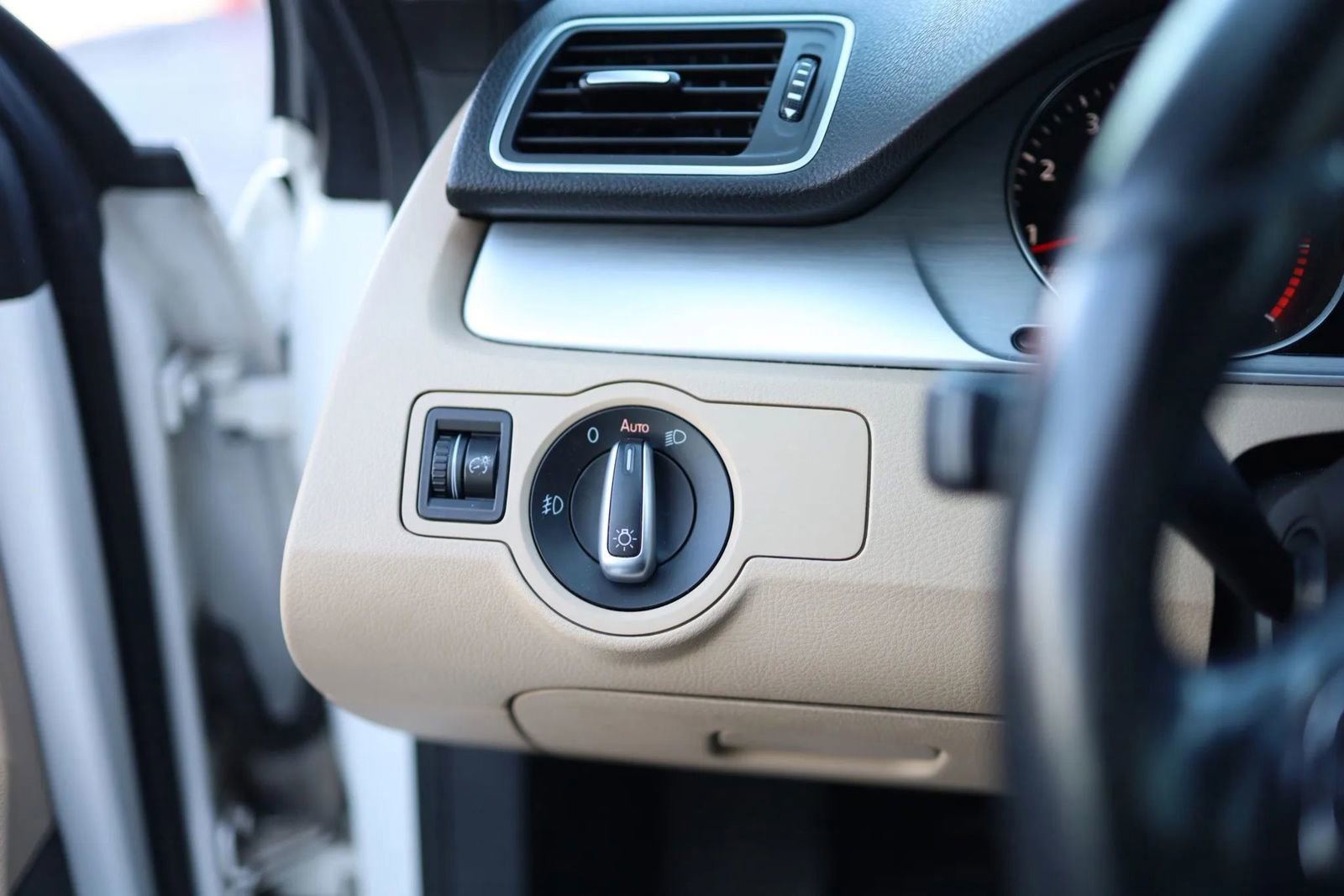 Used 2013 Volkswagen CC Sport Plus FWD image 20