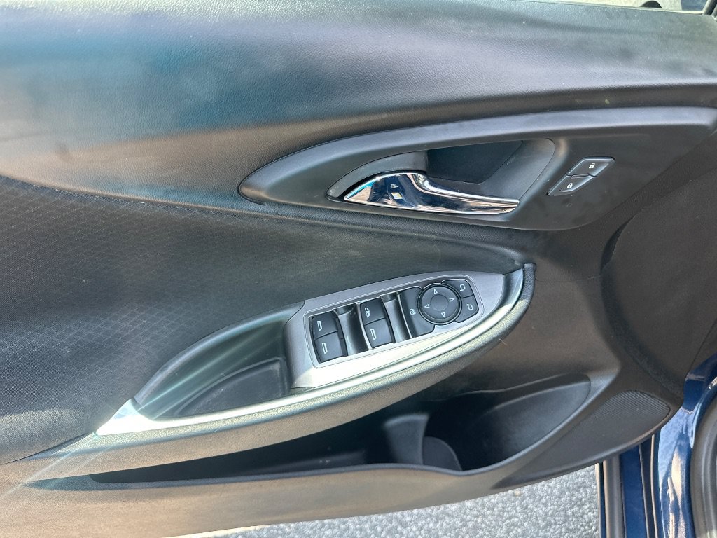 Used 2022 Chevrolet Malibu LT FWD image 10