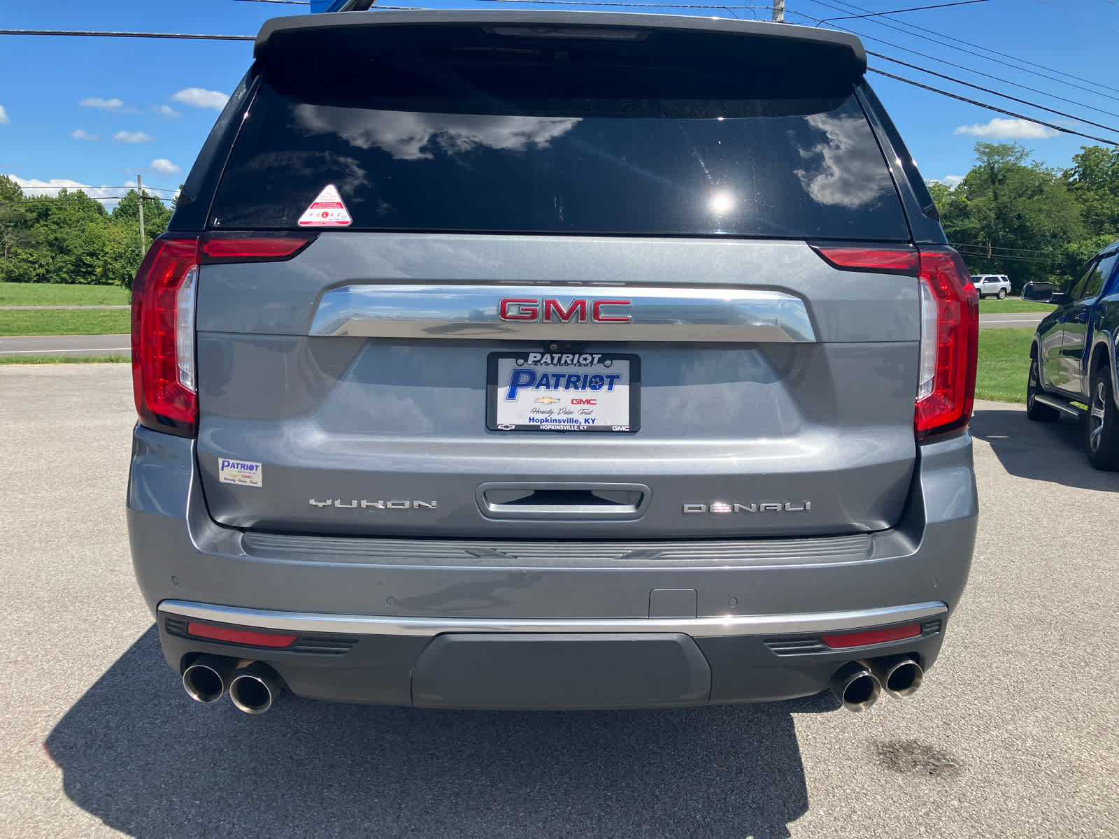 Used 2021 GMC Yukon Denali w/ Denali Premium Package RWD image 6