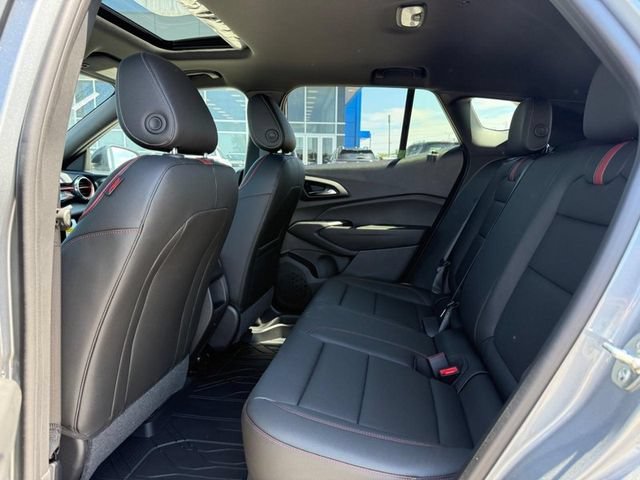 New 2026 Chevrolet Trax RS w/ Sunroof Package FWD image 5