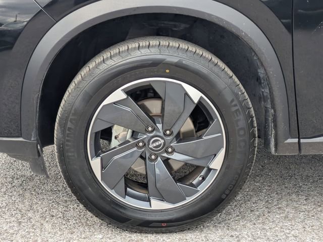 Used 2024 Nissan Rogue SV FWD image 12