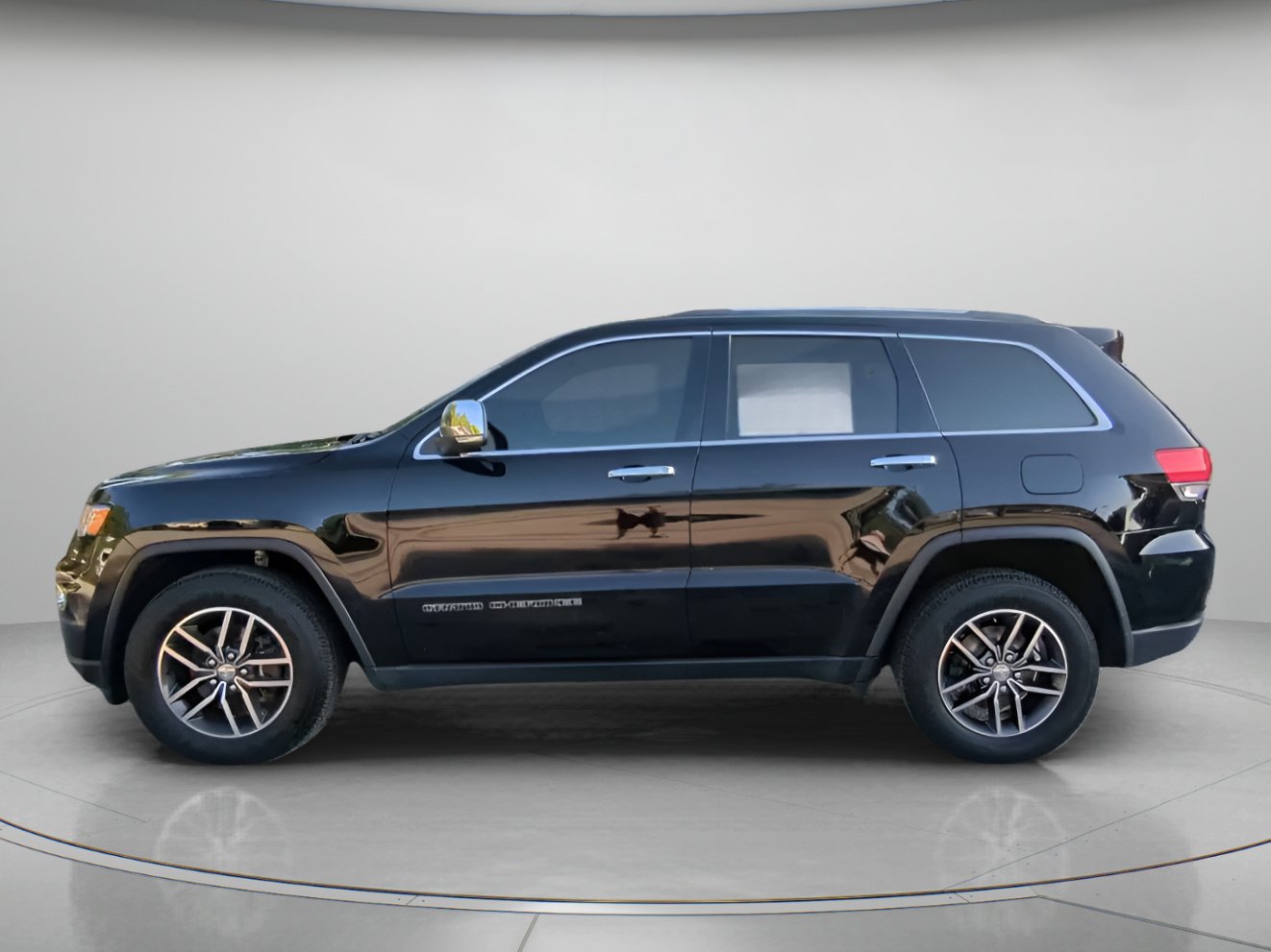 Used 2018 Jeep Grand Cherokee Limited AWD/4WD image 17