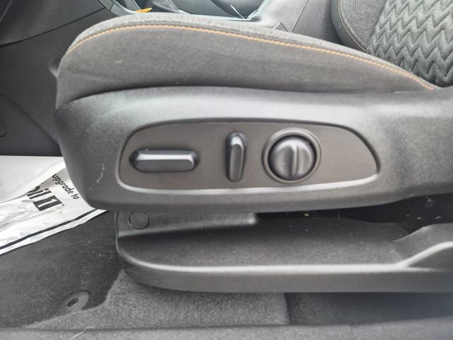Used 2024 Chevrolet Equinox LT FWD image 17