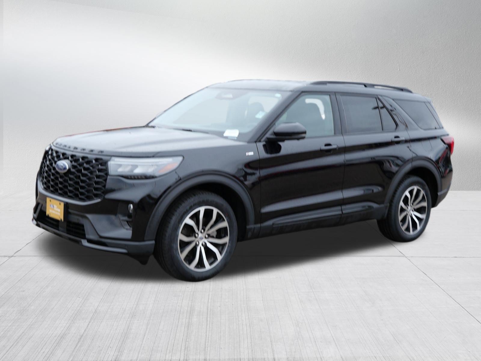 Used 2025 Ford Explorer ST-Line AWD/4WD image 3
