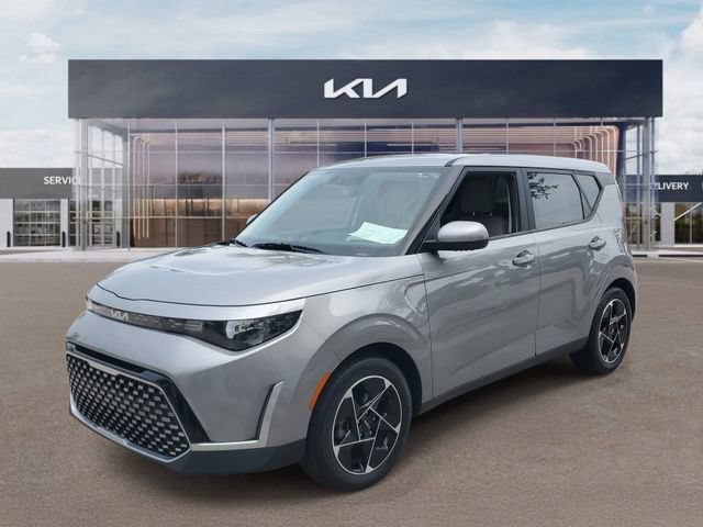 Certified 2023 Kia Soul EX FWD image 3