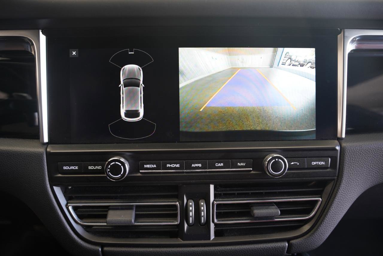 Used 2020 Porsche Macan AWD/4WD image 19