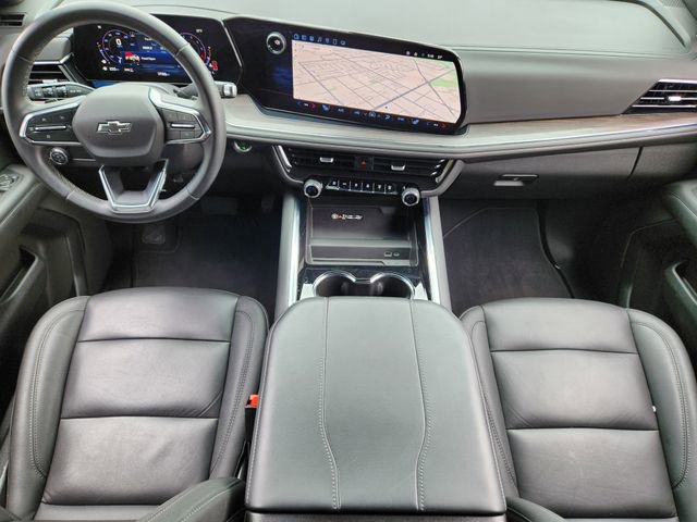 Used 2025 Chevrolet Suburban Z71 AWD/4WD image 11