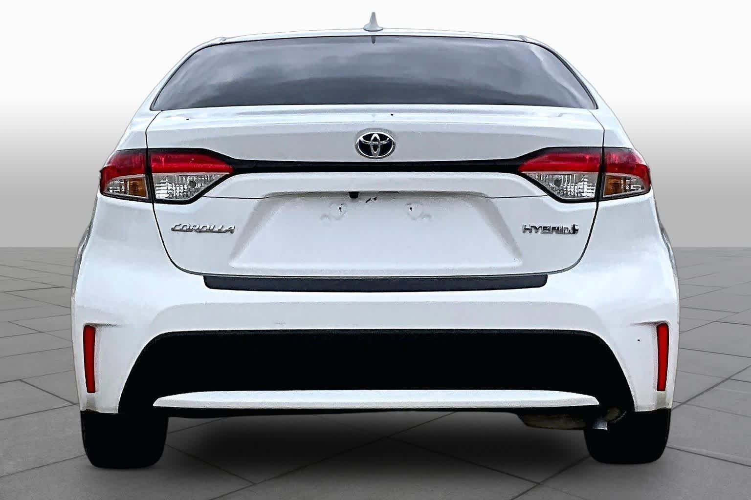 Certified 2022 Toyota Corolla LE FWD image 5