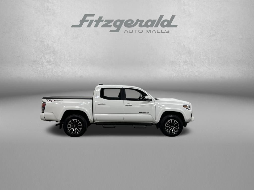 Used 2022 Toyota Tacoma TRD Sport w/ Technology Package image 6