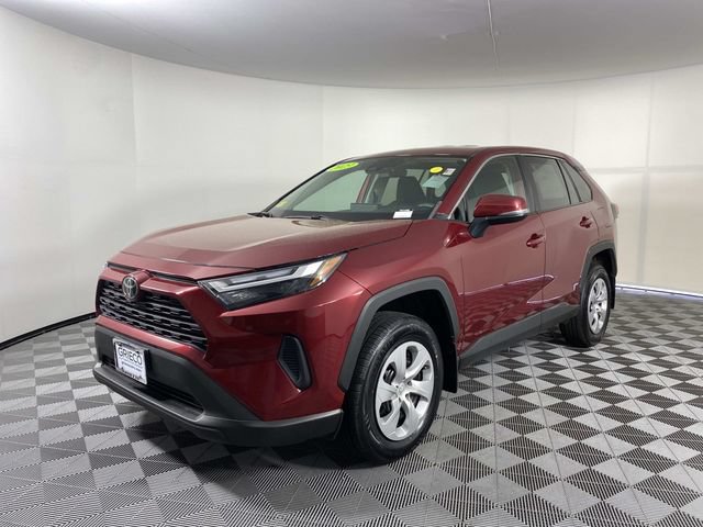 Used 2023 Toyota RAV4 LE AWD/4WD image 4
