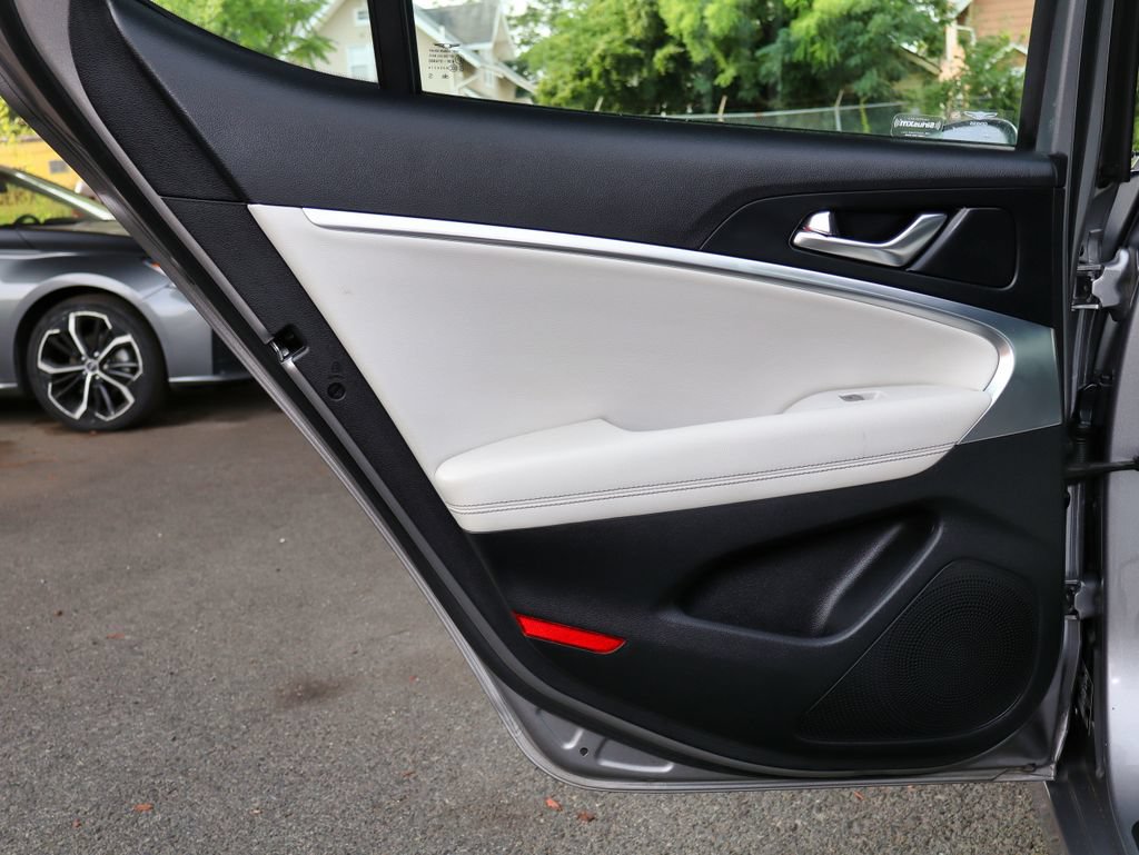 Used 2025 Genesis G70 2.5T AWD/4WD image 53