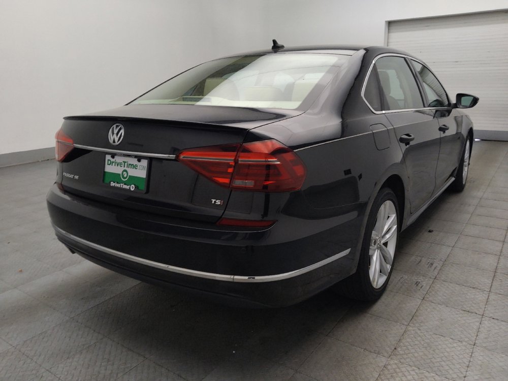 Used 2018 Volkswagen Passat 2.0T SE FWD image 9