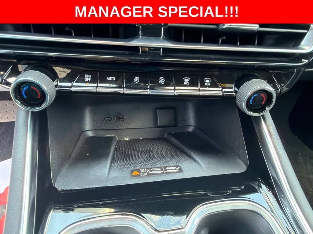 Used 2026 Chevrolet Traverse High Country AWD/4WD image 31